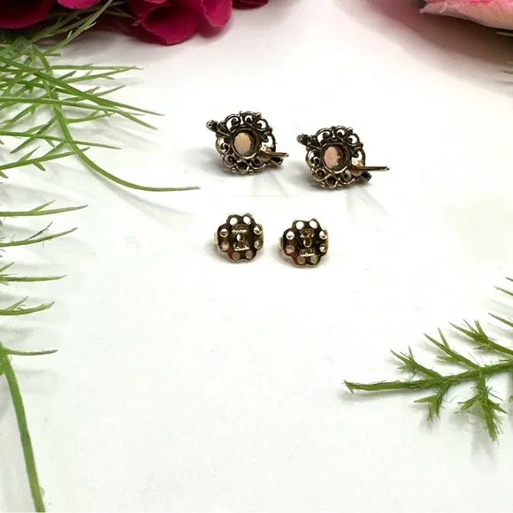 VINTAGE⚜️Rare 14K Gold Opal Lace Stud Earrings - Picture 8 of 13